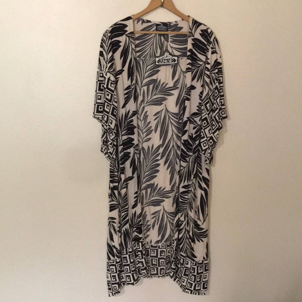 NEW Angie Black and White Patterned Kimono